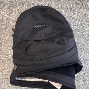 LIKE NEW tush baby hip seat